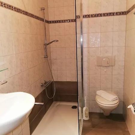 Ferienwohnung Feuerstein 公寓 萨斯尼茨