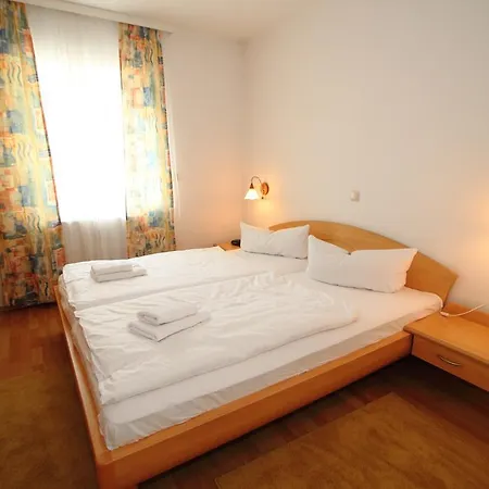 公寓 Ferienwohnung Feuerstein 萨斯尼茨